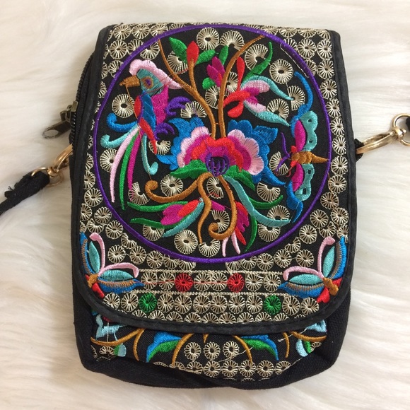 Embroidered boho crossbody bag - Picture 2 of 5